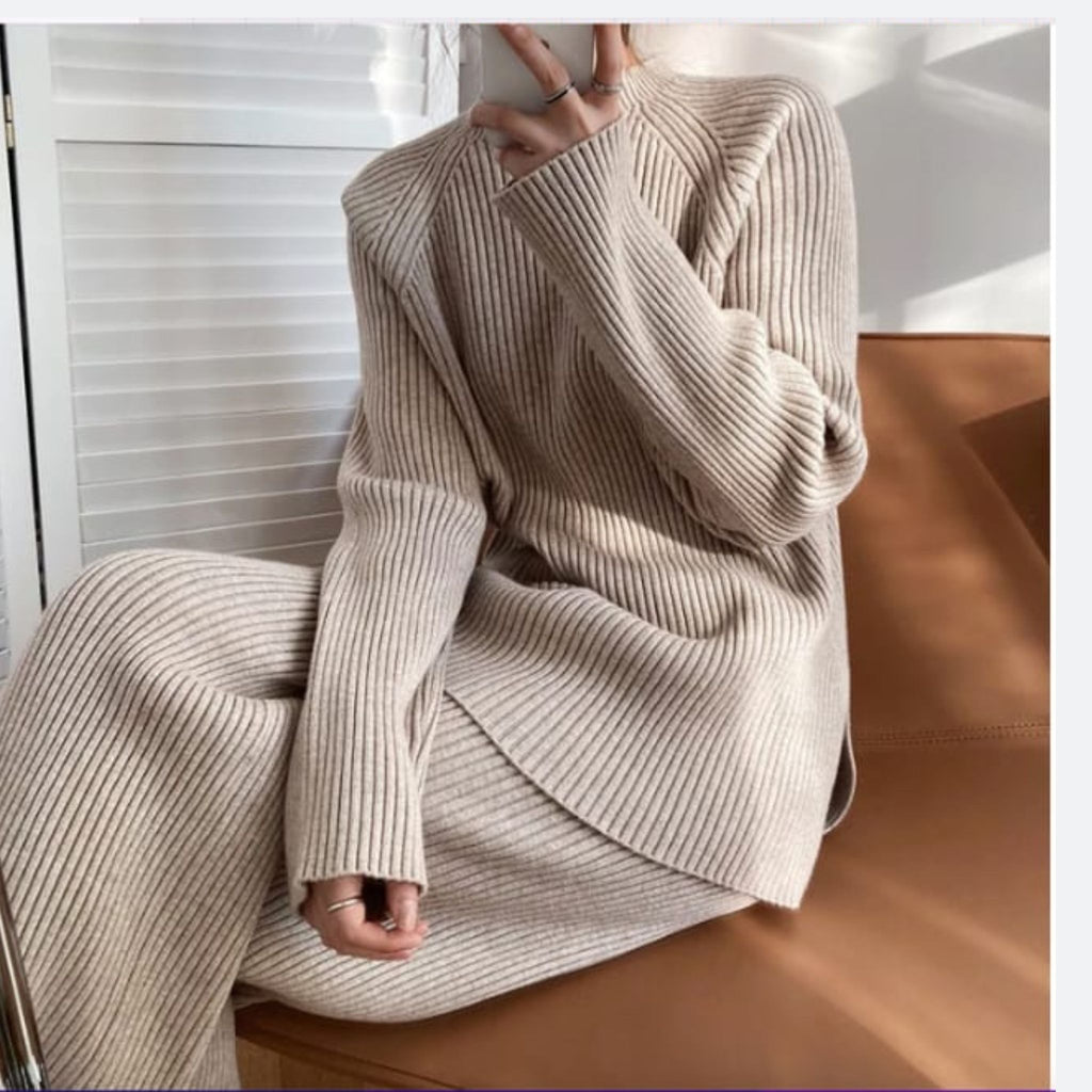 White 2 pc knit