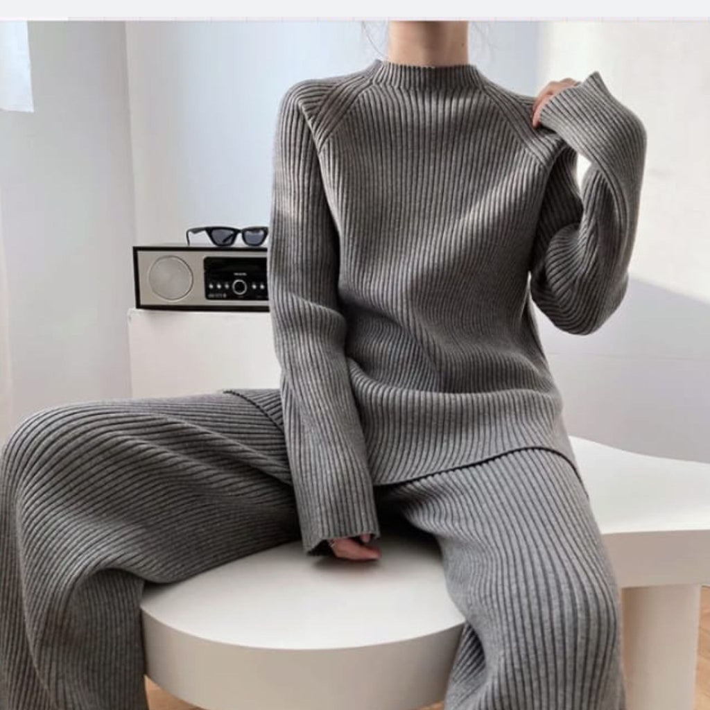 White 2 pc knit